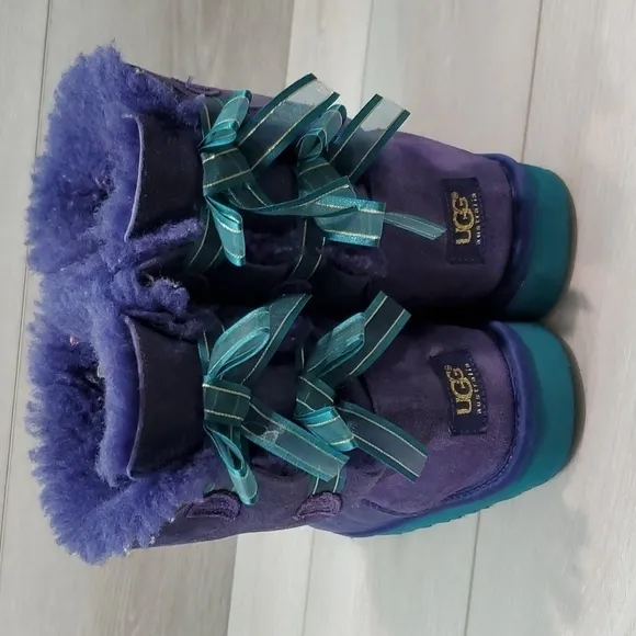 Ugg Australia Women Bailey Bow Bloom LI Ankle Leather Sheepskin Boots shoes sz 5