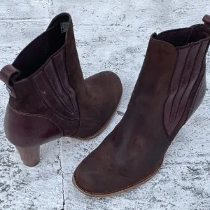 ugg australia Women Boots Brown Leather Shoes Real Fur Sole Bed Size 8.5US