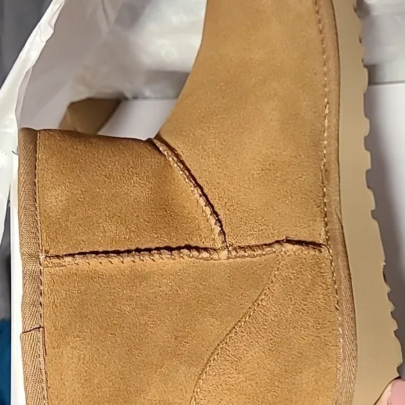 Ugg classic mini side logo ii boot, tan, new in box