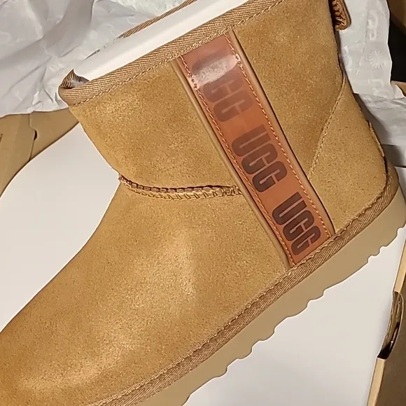 Ugg classic mini side logo ii boot, tan, new in box
