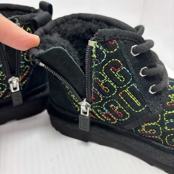 UGG NEUMEL II GRAPHIC STITCH BLACK SUEDE BOOTS SIZE 10 TODDLER