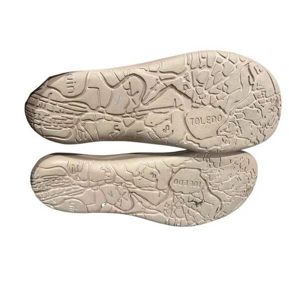 Uin loafers with fox mural EUC size 7.5