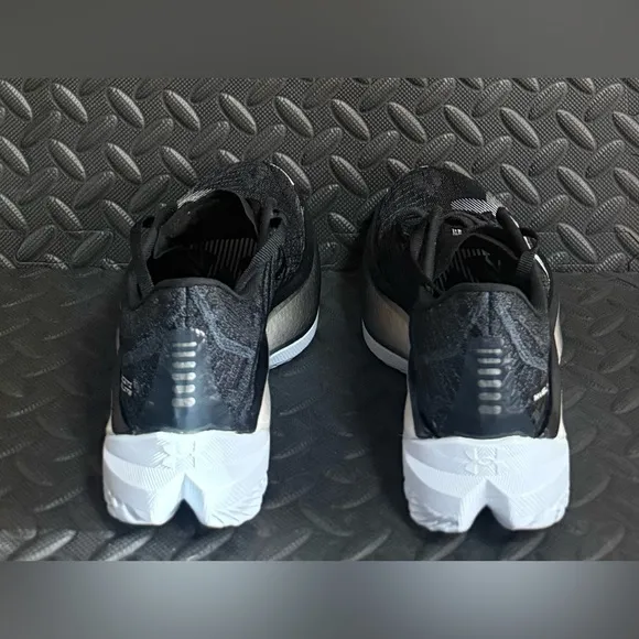 Under‎ Armour Athletic Elite Running Shoes Black Mens Size 6 Womens Size 7.5