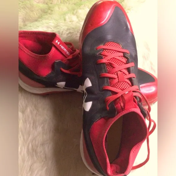 UNDER ARMOUR BASE BALL TENNIS SHOES FOR MAN