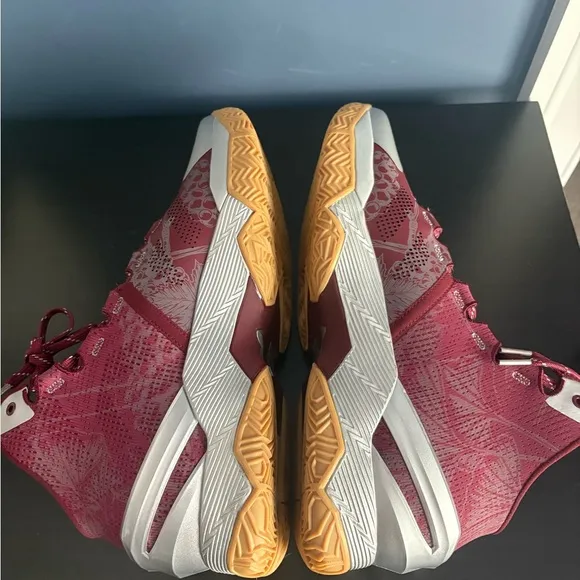 Under Armour Curry 2 Retro UA Basketball Shoes (Domaine Red Silver Gum) Men 11.5