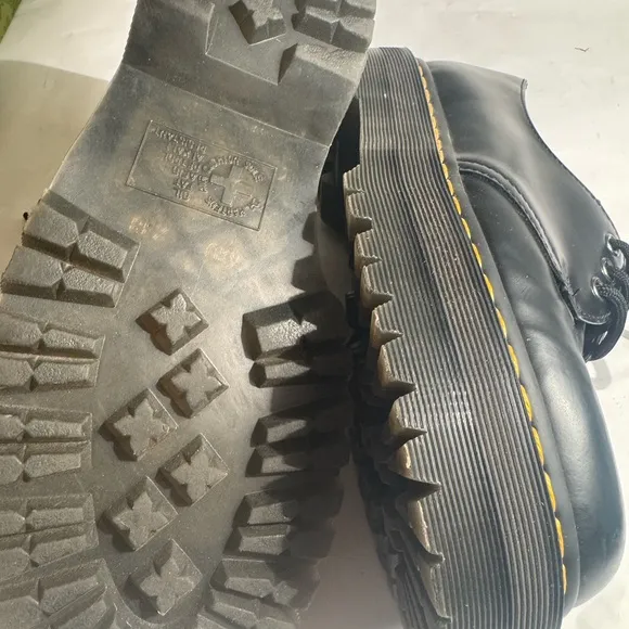 Used Dr Martens Black Platform Oxford Shoes size women’s 7 medium