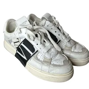 Valentino Garavani Women Logo  Calfskin VL7N Sneakers Size 38 with box