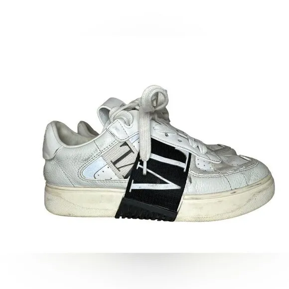 Valentino Garavani Women Logo  Calfskin VL7N Sneakers Size 38 with box