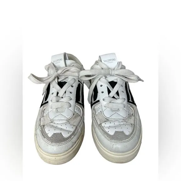 Valentino Garavani Women Logo  Calfskin VL7N Sneakers Size 38 with box