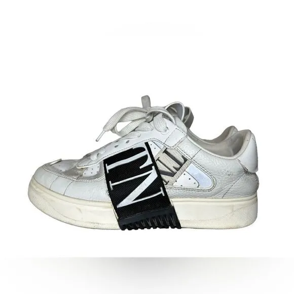 Valentino Garavani Women Logo  Calfskin VL7N Sneakers Size 38 with box