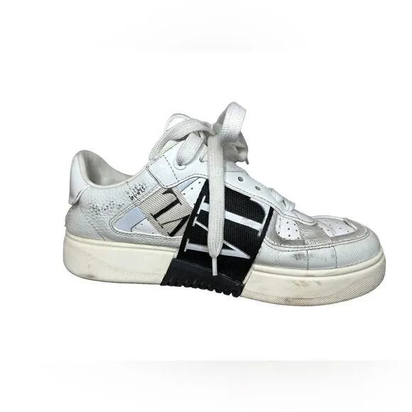 Valentino Garavani Women Logo  Calfskin VL7N Sneakers Size 38 with box