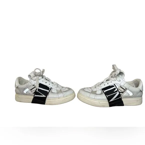 Valentino Garavani Women Logo  Calfskin VL7N Sneakers Size 38 with box