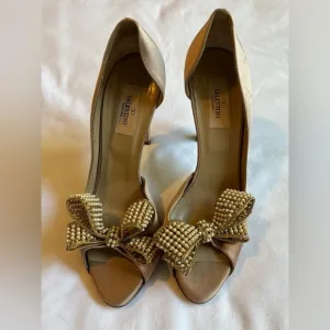 Valentino Garavani Women’s Shoes. Satin-cloth dusty pink. Size 39.5 or 9.5