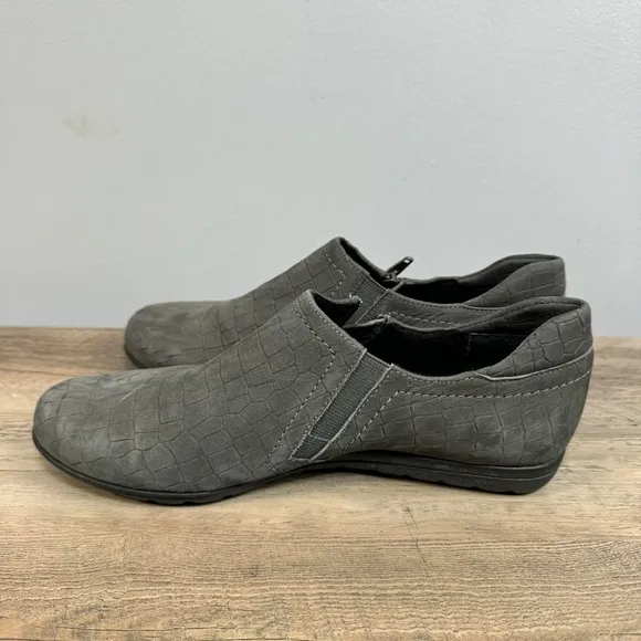 Vaneli Women’s Suede Moccasin Shoes sz 6.5 Zip Sides NEW # H461