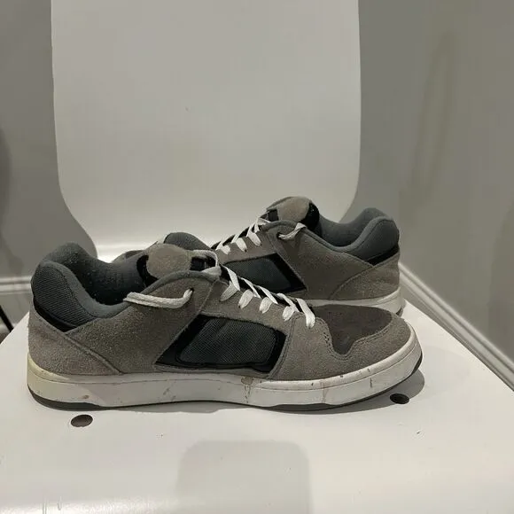 Vans Docket Skateboarding Shoes Mens 11.5 Charcoal Gray Suede Sneakers Rare
