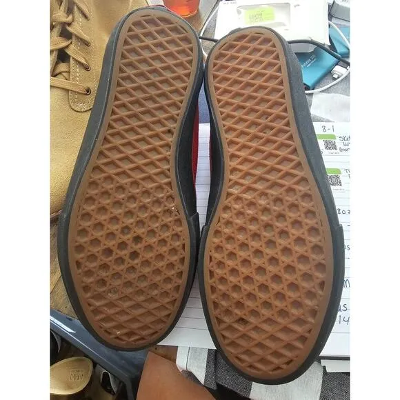 VANS OFF THE WALL &quot;Authentic&quot; suede shoes