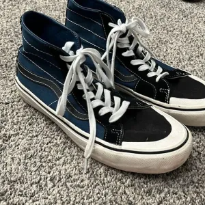 Vans - Off the Wall - Sk8 shoes - blue and black - 9.5 Men