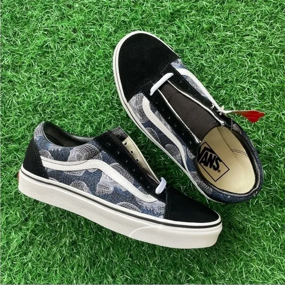 Vans Old Skool Wireframe Skulls
