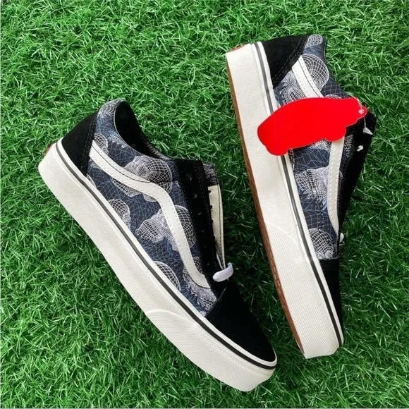 Vans Old Skool Wireframe Skulls