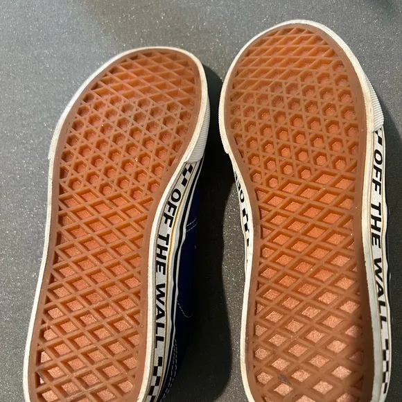 Vans Original Slip-on Skater shoes.  Fits youth 5/womens 6.  Navy blue.