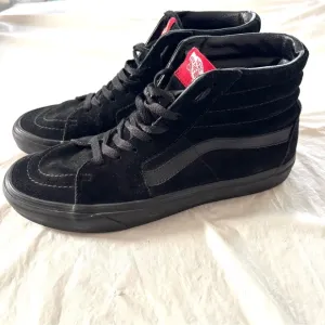Vans Sk8-Hi Black Suede Shoes sneakers SZ 10 NWOT