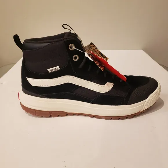 Vans Ultrarange Exo Hi 'Black / Marshmallow' VN0A5KS51KP size Men 8 Women 9.5