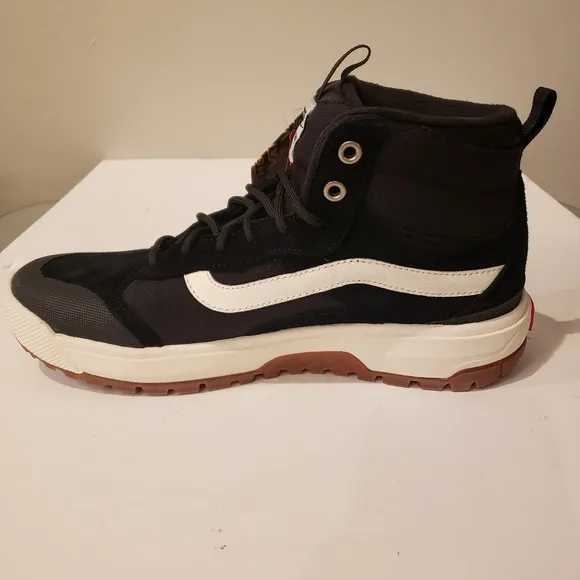 Vans Ultrarange Exo Hi 'Black / Marshmallow' VN0A5KS51KP size Men 8 Women 9.5