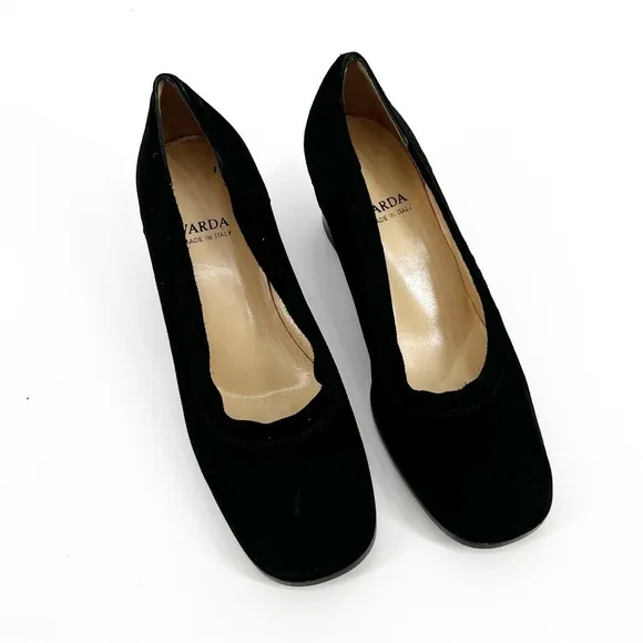 Varda Handmade Italian Black Suede Pumps, Size 7.5