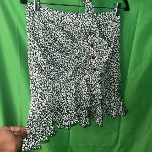 Veronica Beard 100% Silk Mini Skirt size 4