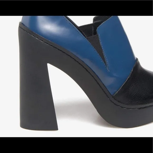 VIC Matie blue moccasins on black rubber shoes