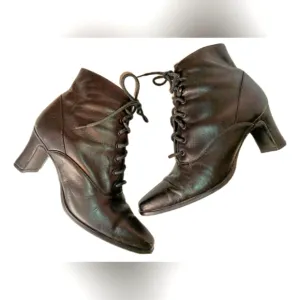 Vintage :: 80's Margot Black Leather Women's Lace Up Ankle Boots Size 7M