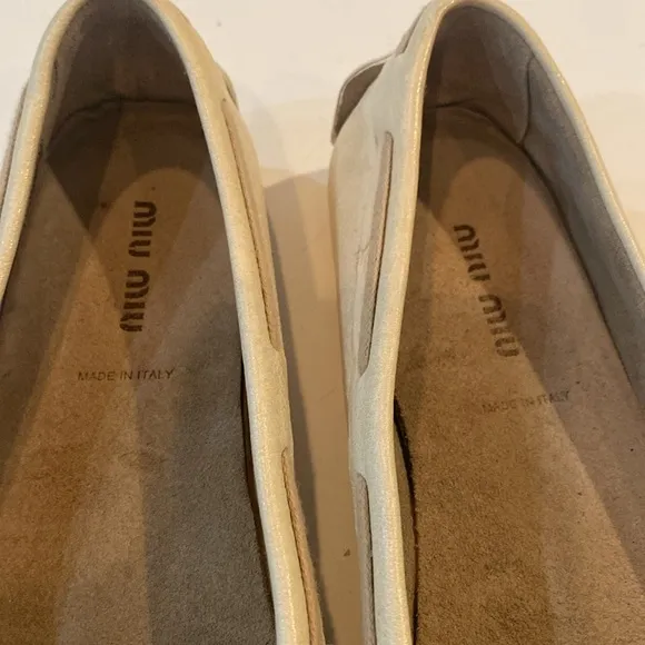 Vintage 90’s Miu Miu by Prada: Bufalo Stone pointy toe ivory moccasins VGUC 37.5