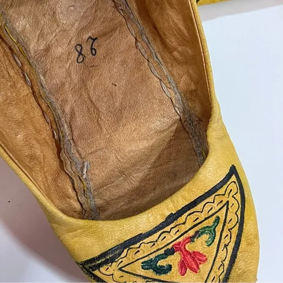 Vintage antique Tooled Leather South Western Bohemian Childs Moccasins Shoes