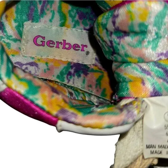 [VINTAGE KIDS] Baby Girl Gerber Soft Sole Sneakers Shoes 90s/80s Size 2