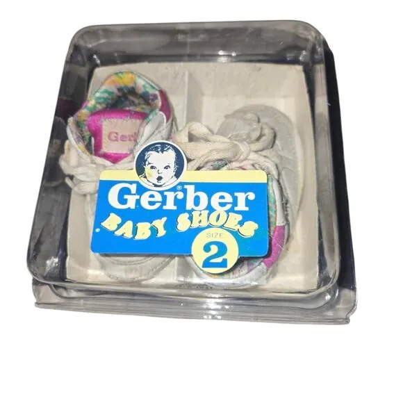 [VINTAGE KIDS] Baby Girl Gerber Soft Sole Sneakers Shoes 90s/80s Size 2