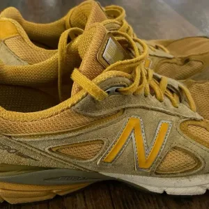 Vintage New Balance 990V4 Yellow Gold Suede Running Shoes Made in USA Men 10.5