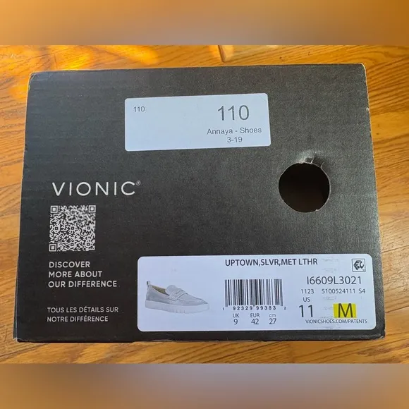 Vionic Uptown Silver Loafers New In Box Size 11