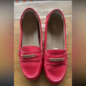 Vionic Women's Red Loafers