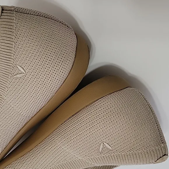 Vivaia Round Toe Shoes