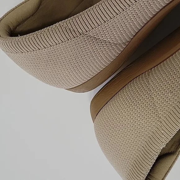 Vivaia Round Toe Shoes