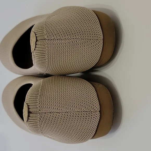 Vivaia Round Toe Shoes