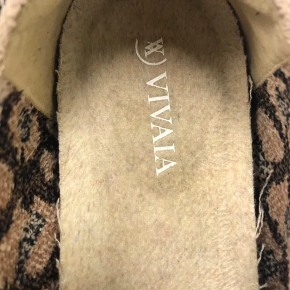 Vivaia Terry Leopard Brown Camel Women Flat Loafers Size 5 (35 Euro) NWOB