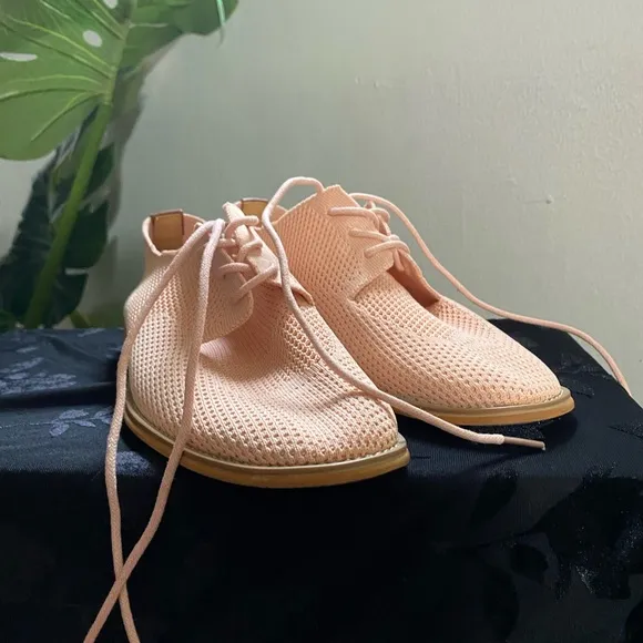 Wanted Pink Perforated Oxford Shoes WANTED 100’/. Textile Upper size 8