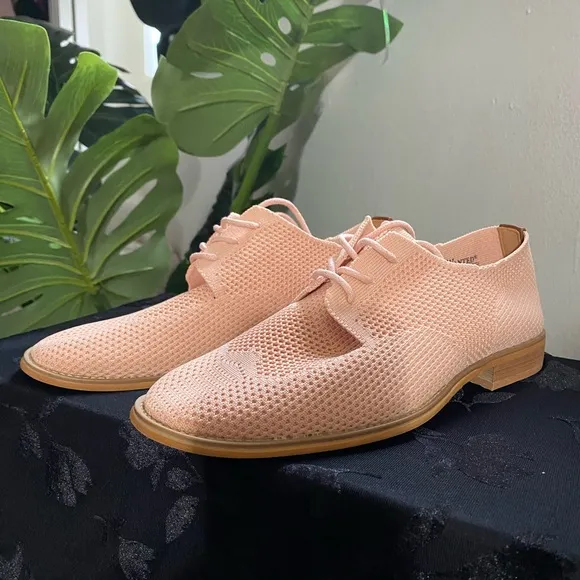 Wanted Pink Perforated Oxford Shoes WANTED 100’/. Textile Upper size 8