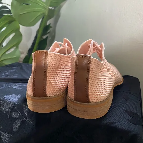 Wanted Pink Perforated Oxford Shoes WANTED 100’/. Textile Upper size 8