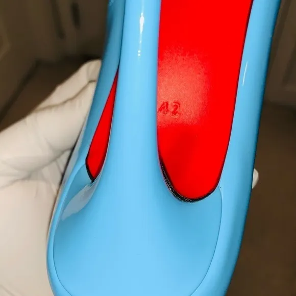 Wenzhan Women Stiletto Heel Shoe.