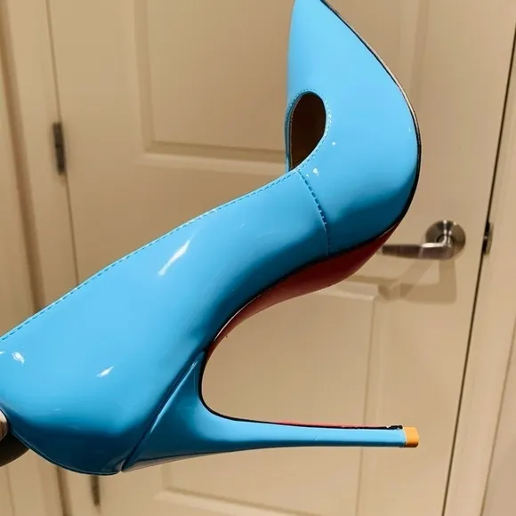 Wenzhan Women Stiletto Heel Shoe.