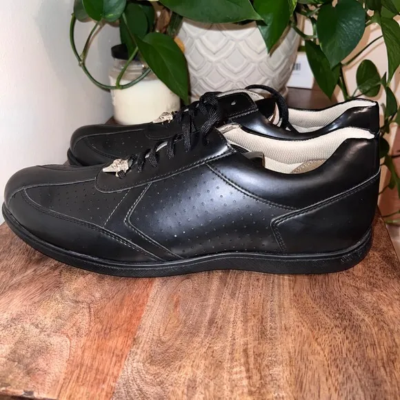 Windsor by Liberty Leather Lace Up Athletic Style Comfort Perforated Details-12