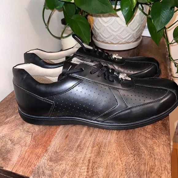 Windsor by Liberty Leather Lace Up Athletic Style Comfort Perforated Details-12