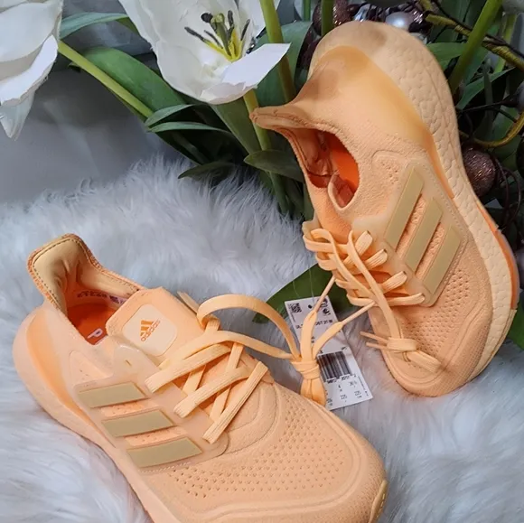 WMNS) adidas UltraBoost 21 'Women shoes size5.5 new